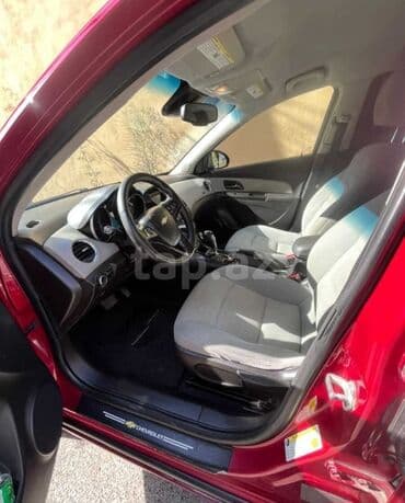 turbo az qız maşınları: Chevrolet Cruze sedan – RS paketli, qırmızı rəng. - Kuzov: 4 qapılı — 6