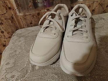 kross kask: Rockport markalı ağ idman ayaqqabısı. Klassik və sadə dizayna — 3