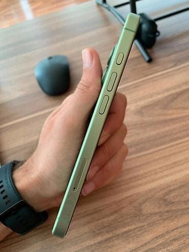 Elektronika: IPhone 17, 256 GB — 4