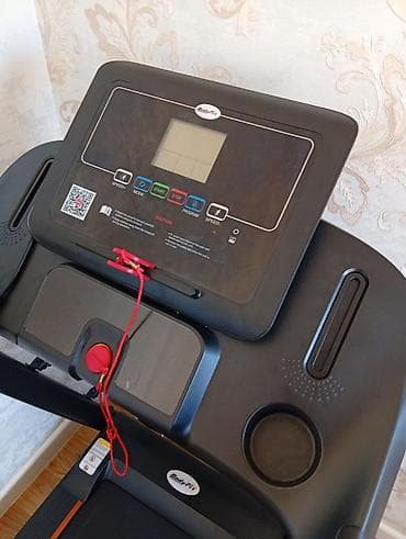 qar maska: BodyFit qaçış trenajoru - Brend/model: BodyFit (paneldə loqo qeyd — 2