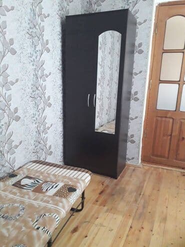 qaracuxurda ev: 60 kv. m, 2 otaqlı — 4