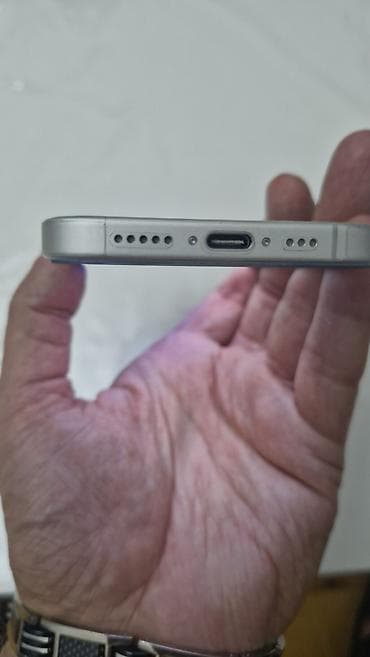 iphone 5 's: IPhone 17, 256 GB, Ağ, Barmaq izi, Simsiz şarj, Face ID — 4