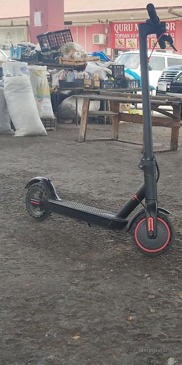 İşlənmiş Elektrik samokat 10", ≤ 250 Vt, 36 - 45 km/s, Ödənişli çatdırılma — 1