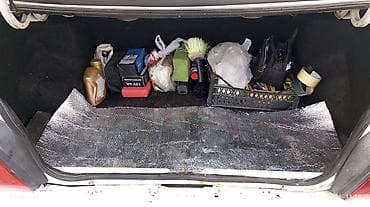 nardaran heyet evleri: Model: Iran Khodro Samand (sedan), ağ rəng Kuzov: 4 qapı, arxa işıqlar — 5