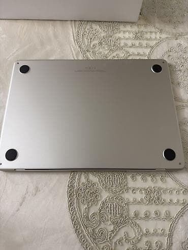 iphone 17 pro silver: Apple MacBook (13") – Space Gray Xüsusiyyətlər: - Apple Silicon M2 — 5