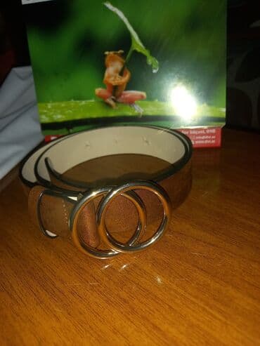 Qəhvəyi rengli kemer, qızılı başlıqla, az istifade olunub. H&M — 1