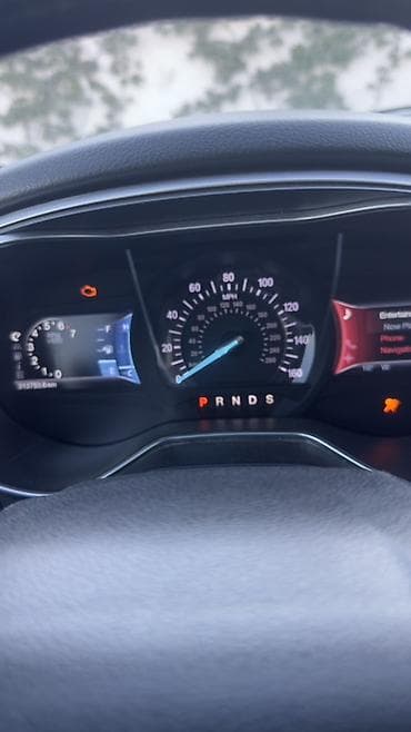 Avtomobil satışı: Ford Fusion sedan – salon və idarəetmə - VIN: 3FA6P0HD4ER298689 - — 3