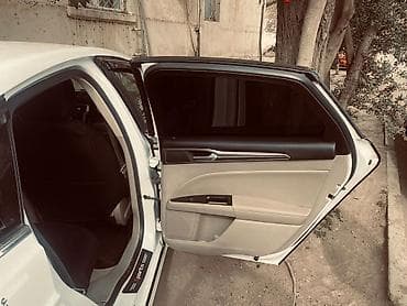 renault clio 2005: Ford sedan salonu və avadanlıqları - Rəng: ağ eksteryer, bej/qara iki — 5