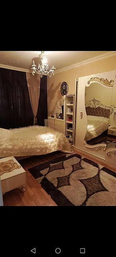 7 mikrorayon: Bakı, 8-ci mikrorayon, 3 otaqlı, Köhnə tikili, m. Azadlıq Prospekti, 65 kv. m — 2