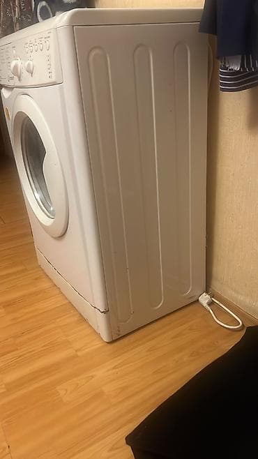 Стиральная машина Indesit, 5 кг, На запчасти, Автомат, Без сушки — 2