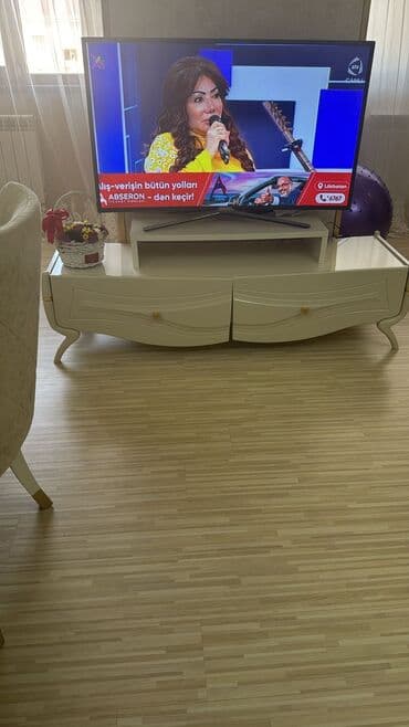 стеклянный журнальный стол: Б/у, ТВ подставка, Турция — 3