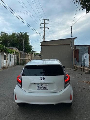 satılık araba: Toyota Aqua: 1.5 l | 2019 il Hetçbek — 4