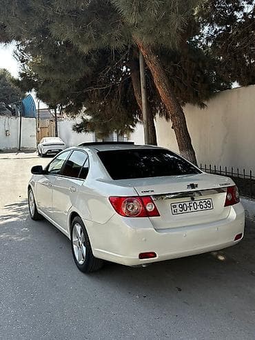 aftamabilər: Chevrolet Epica sedan – ağ rəng, 1.8/2.0 benzinli xəttin klassik — 4
