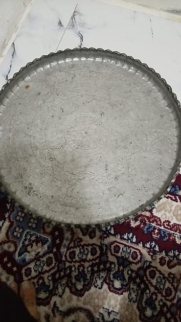 Əl işi mis/bakır sinidir - Material: döymə üsulu ilə hazırlanmış