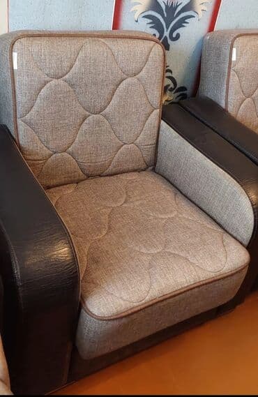 işlenmiş stol stul: Divan və iki kreslo 
Altında baza var
Divan və kreslolar acıılır — 2