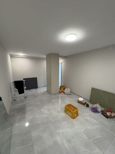 снять дом на 1 день: İcarəyə verilən otaq/yer - İşıqlı, geniş otaq: iri pəncərə, tavan — 2