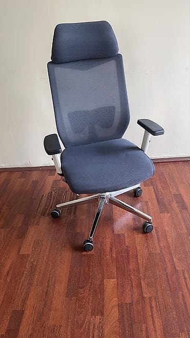 Ofis mebel dəsti Tərkibi: - Böyük rəhbər masası – taxta (qoz rəng — 7