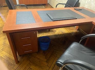 Ofis dəst mebeli: TƏCILI!!!! ‼️‼️ Çox keyfiyyətli Ofis kabinet mebel dəsti Tərkibi: - — 3