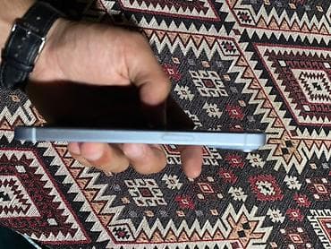 sony playstation 4 oyunları: IPhone 15, Ağ, Face ID — 3