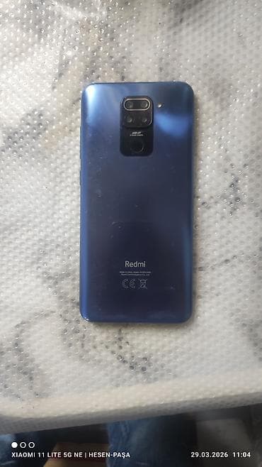 telfonlar: Redmi smartfon + 2 ədəd qab - Model: Redmi (arxa tərəfdə “Redmi” — 8