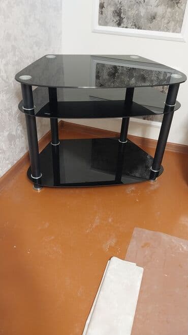 Termolar: İşlənmiş, Künc Tv altlığı, Polkalı, Şüşəli — 2