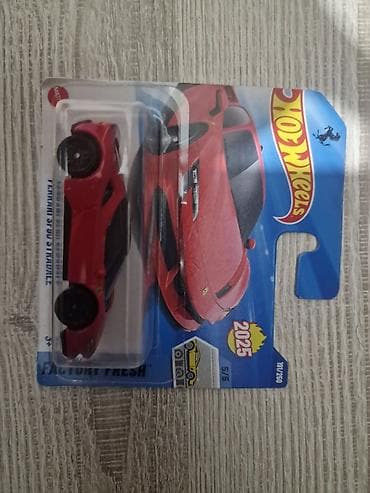 Ferrari: Ferrari, 2025 год, 1:64, Железо, Платная доставка — 3