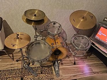 Fleytalar: Akustik zərb alətləri dəsti – akril tomlarla Tərkib: - Bass drum — 2