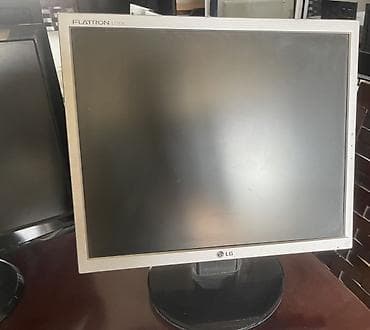 LCD kompüter monitorları toplusu. Brendlər: Acer, LG (Flatron L1734SE