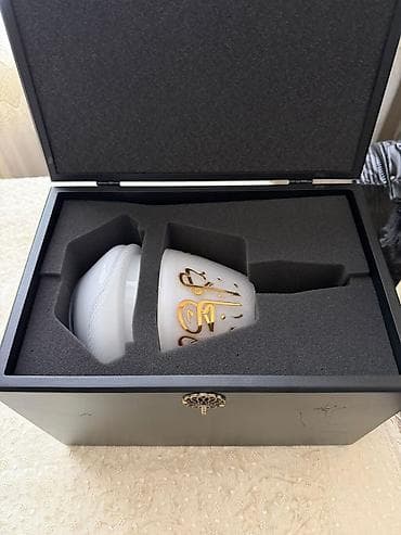 bi led lupa: Məhdud sayda istehsal olunan dekorativ şüşə qab dəsti - Material — 4