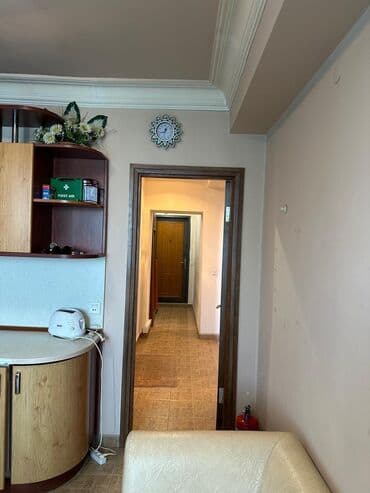 elmlər kirayə: Bu kirayə mənzil rahat yaşayış üçün uyğun geniş bir otaq təklif edir — 4