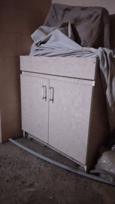 Mətbəx üçün şkaf – iki qapılı, üst hissəsi geniş əlüzyan qab yuyan