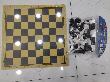 metbex ucun alcipan fiqurlari: Şahmat lövhəsi və şahmat daşı ilə birlikdə. Metrolara və şəhərdaxili — 1