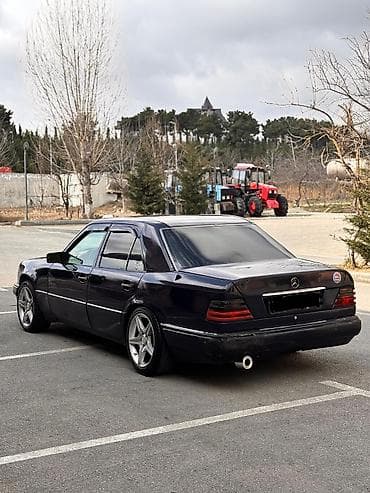 bmw e46 disk: Mercedes-Benz W124: 2 l | 1993 il Sedan — 8