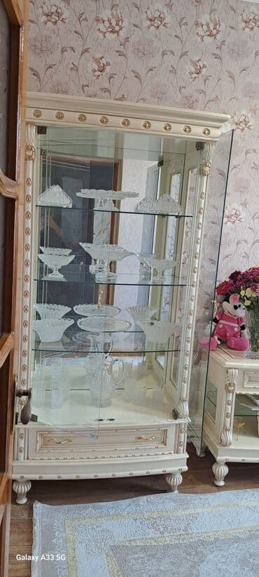 Şüşəli dolab vitrini lalafo.az -da Şüşəli dolab vitrini