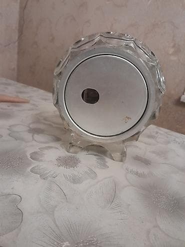 sade oglan sekilleri: Masaüstü saatlar, Elektron, Saniyə əqrəbi — 2