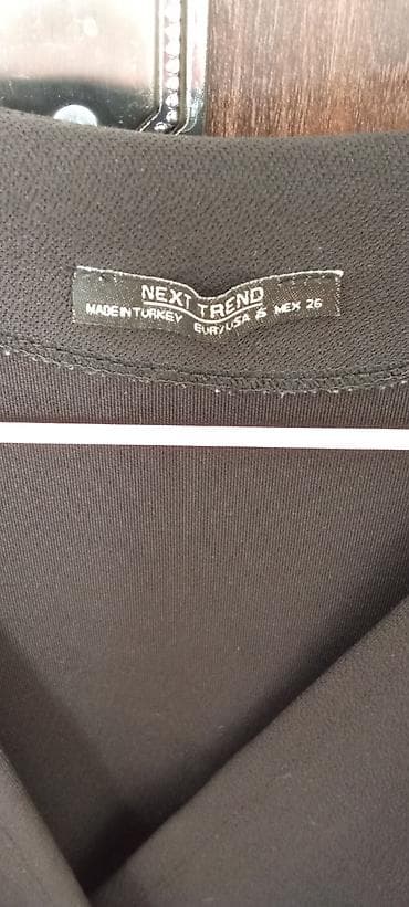 croplar: Qara qısa bluz – Next Trend - Model: dərin V-vari dekolteli, qırçınlı — 4