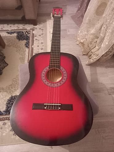 valencia gitara: Akkustik klassik gitara – qırmızı-siyah “sunburst” rəng keçidi ilə — 3