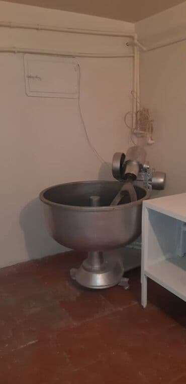 mingecevir obyekt: Xətai rayonu,Əhmədli,xalqlar metrosunun yaxınlığında, 4 otağlı 64 kv.m — 6