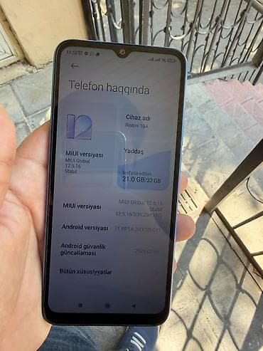resmi 10 s: Mavi rəngli smartfon A10 32yaddas 3 ram Xüsusiyyətlər: - Korpus — 5