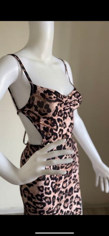 nostril qiymeti: Baha qiymete alinib. 1 defe geyinilib. Razmer "S" Elaqe ucun WhatsApp — 5