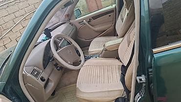 Ferrari: Satılır: yüngül minik avtomobili Əsas xüsusiyyətlər: - Kuzov: sedanın — 4