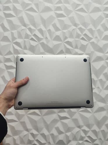 macbook qiymeti: Б/у Apple MacBook, 13.3 ", Intel Core i5, 256 ГБ, Самовывоз — 3