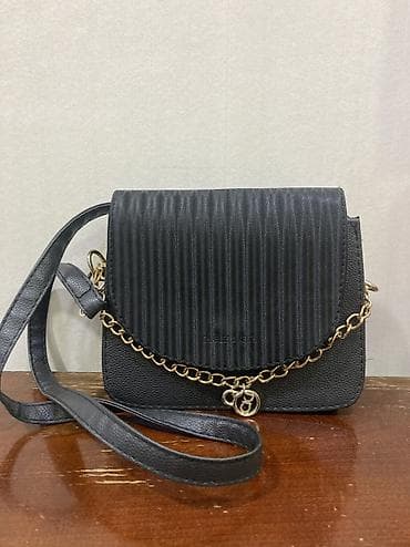 ucuz sep: Charles & Keith zəncir detallı çiyin çantası - Rəng: qara - — 3