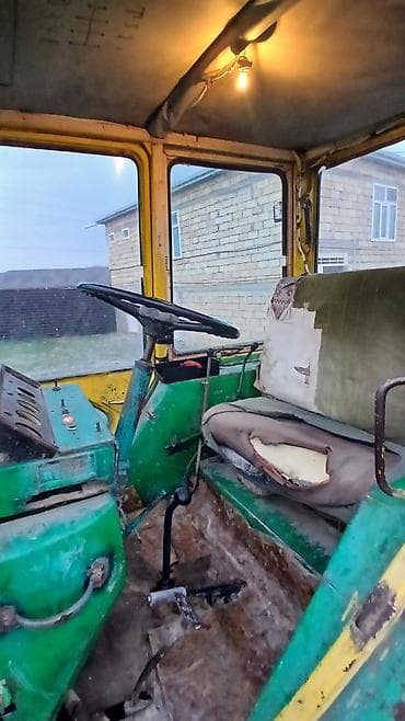 maşın sukanları: Bu traktor adi jumiz isiqlar isdey vezyetde tekerler 50%kabin isiqlar — 5