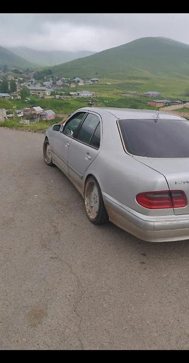 Продажа авто: Mercedes-Benz E-Class sedan (E200 Kompressor emblemli), gümüşü rəng — 7