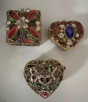 Bijuteriye qabi lalafo.az -da Bijuteriye qabi