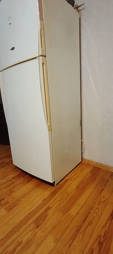 Духовки: Б/у 2 двери Vestel Холодильник Продажа, цвет - Белый, С колесиками — 2