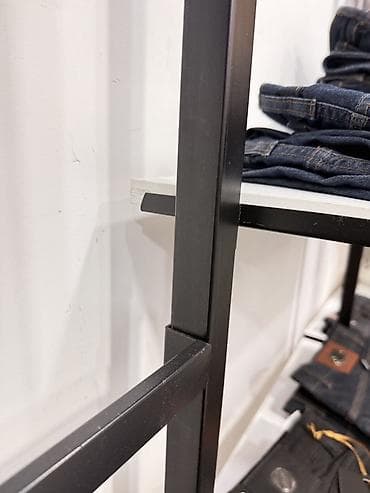 Полочные витрины: Mağaza üçün divar tipli geyim rəfi sistemi - Material: toz boya — 5