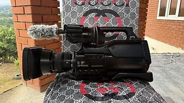hisense infinity e9: Sony HXR-MC2000 peşəkar videokamera Xüsusiyyətlər: - G seriyalı lens — 7
