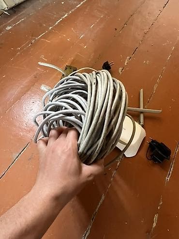 Модемы и сетевое оборудование: Ultranet şirketine aid antena +100m kabel + madem birlikde 50m — 5